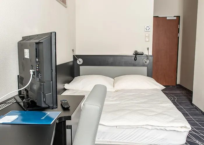 Sky Business Отель Легница